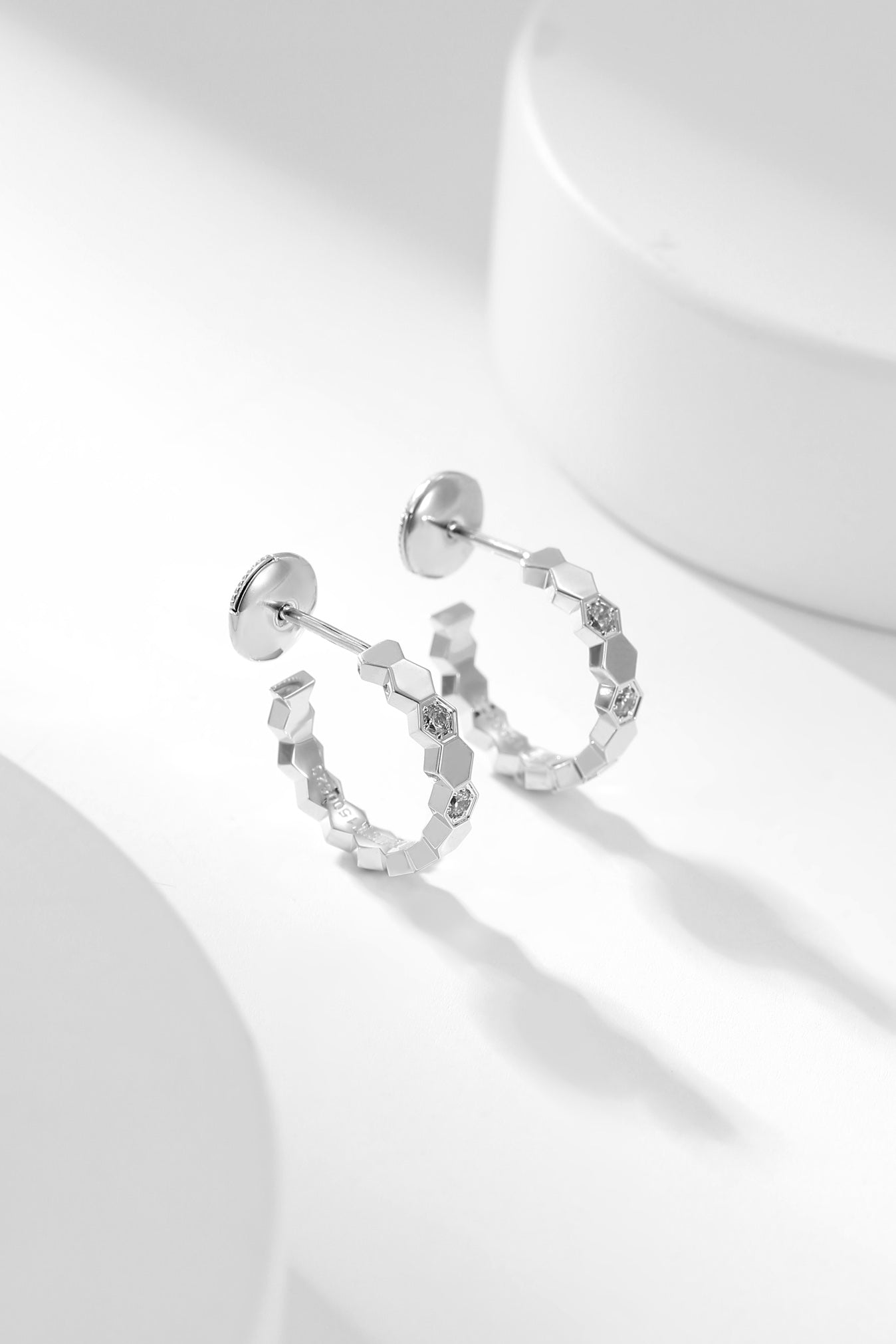 [kincade]BEE LOVE DIAMOND HOOP EARRINGS