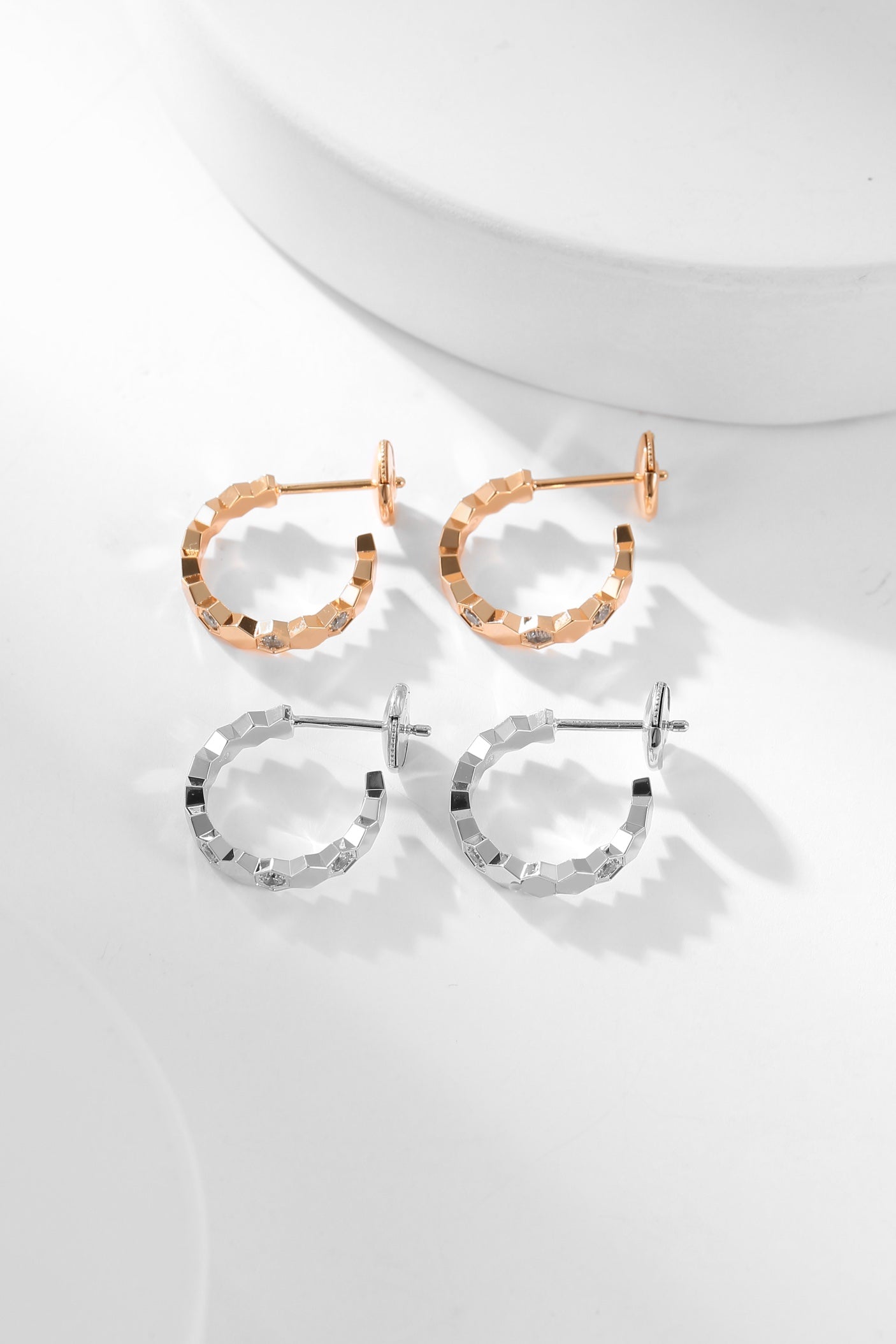 [kincade]BEE LOVE DIAMOND HOOP EARRINGS