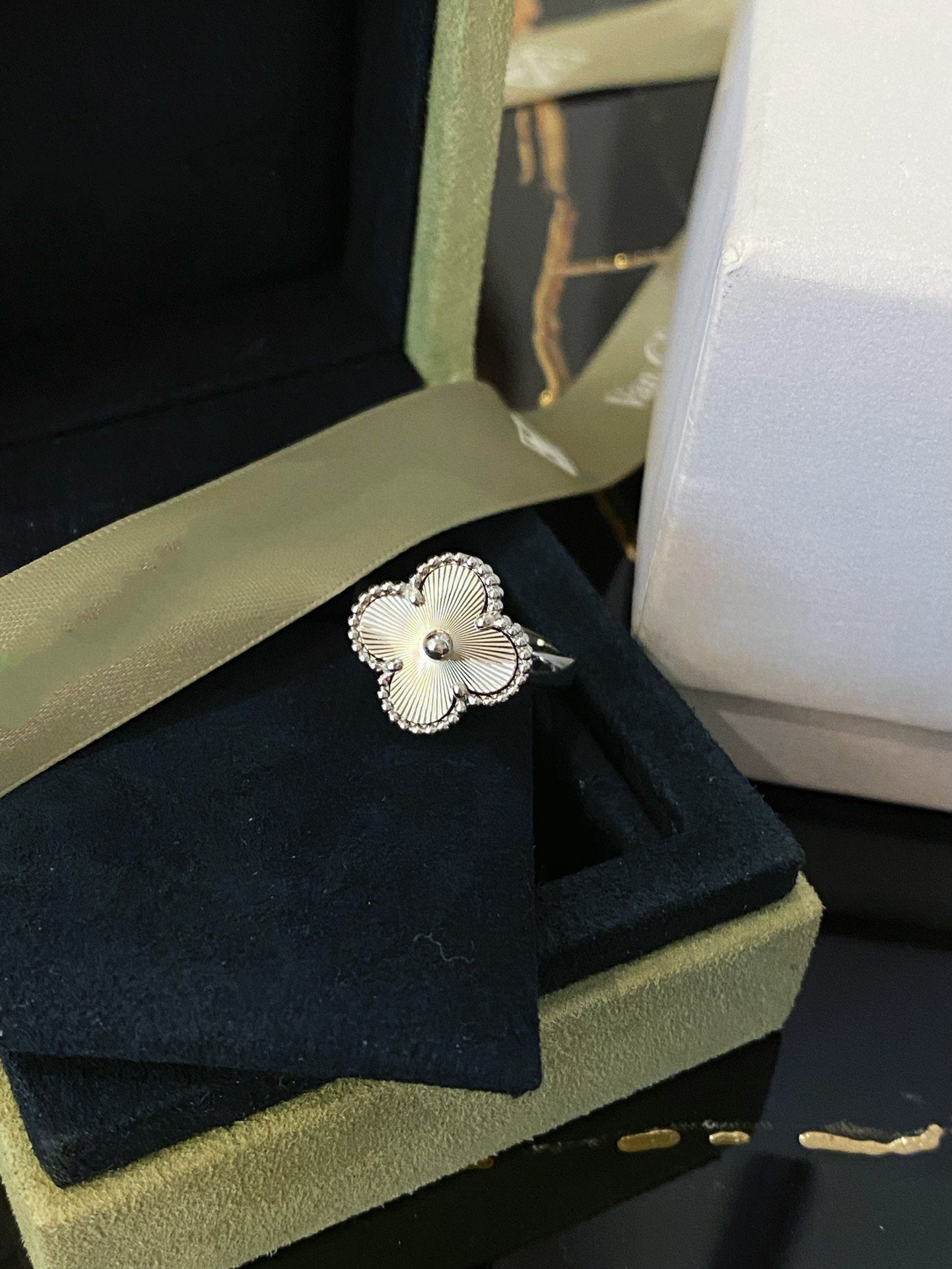 [kincade]CLOVER SILVER RING