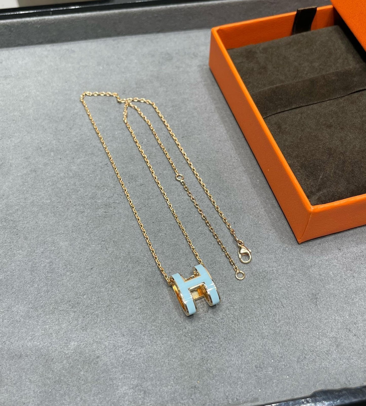 [kincade]POP H SKY BLUE NECKLACE