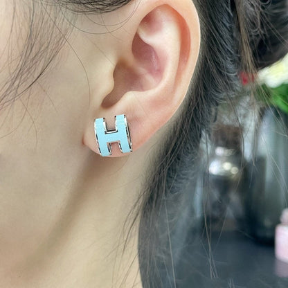 [kincade]POP H SKY BLUE STUD EARRINGS