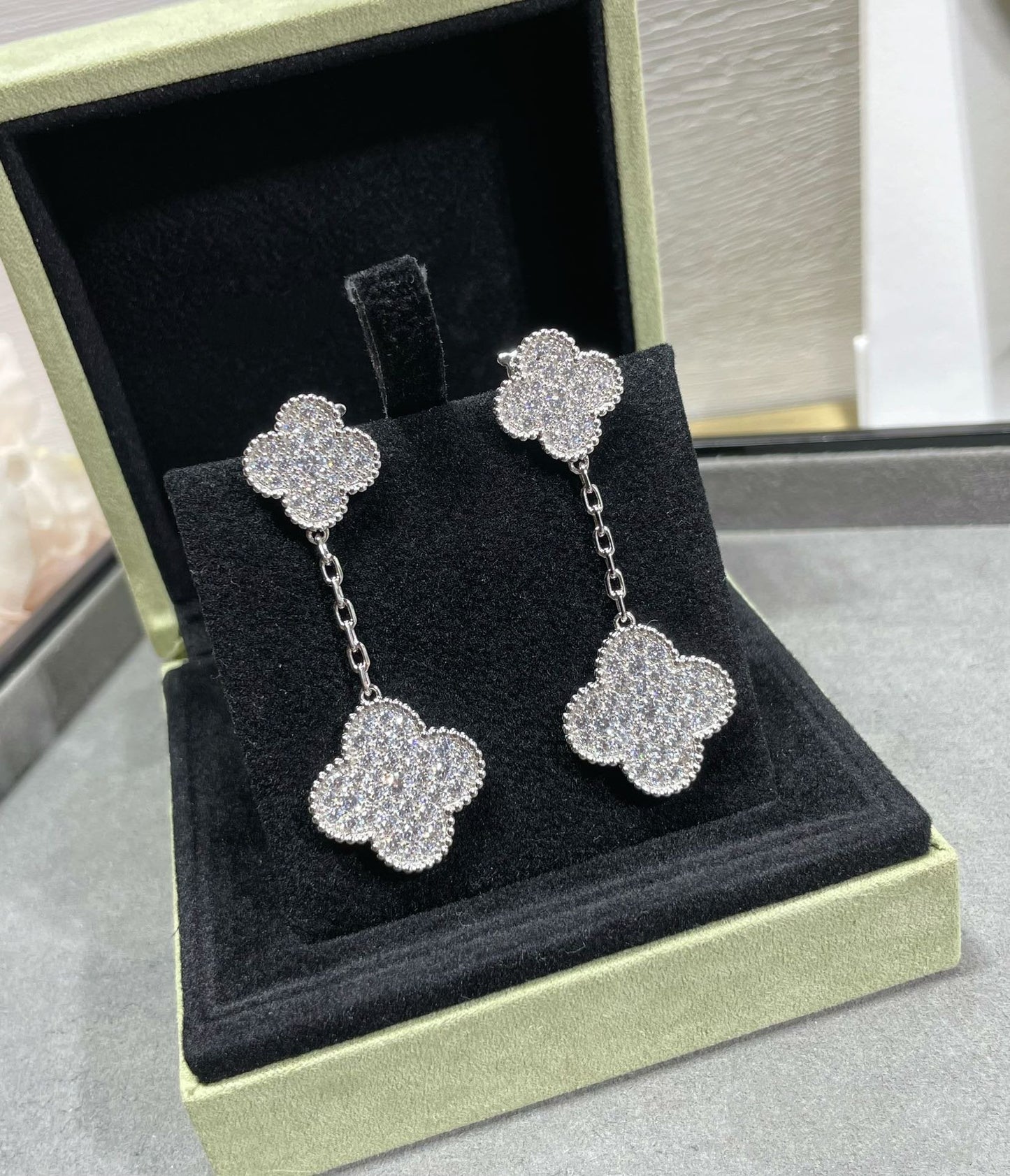 [kincade]CLOVER 2 MOTIFS DIAMOND PAVED SILVER EARRINGS