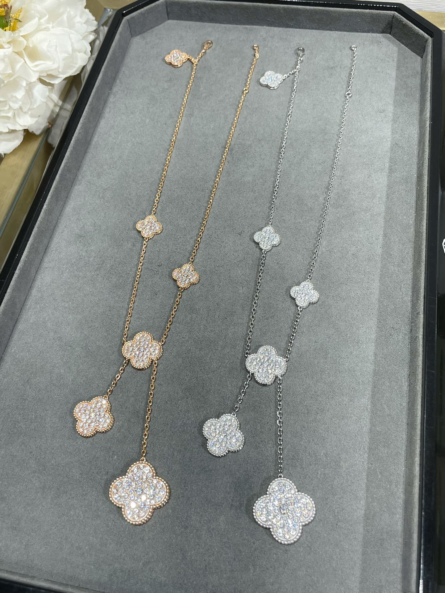 [kincade]CLOVER 6 MOTIF DIAMOND PAVED NECKLACE