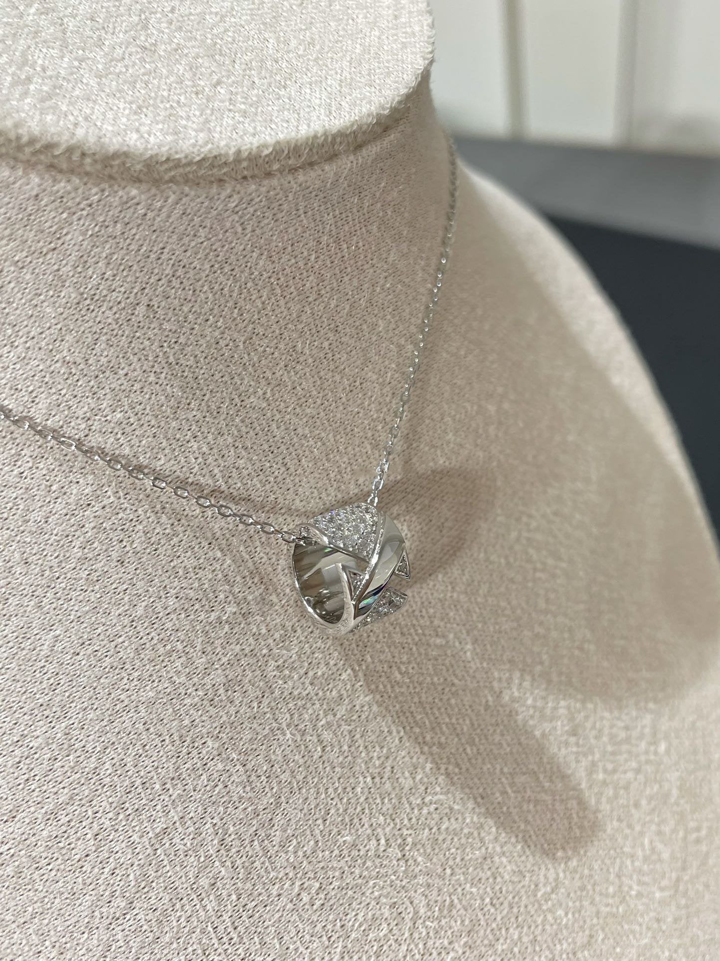 [kincade]LIENS EVIDENCE DIAMOND PAVED NECKLACE