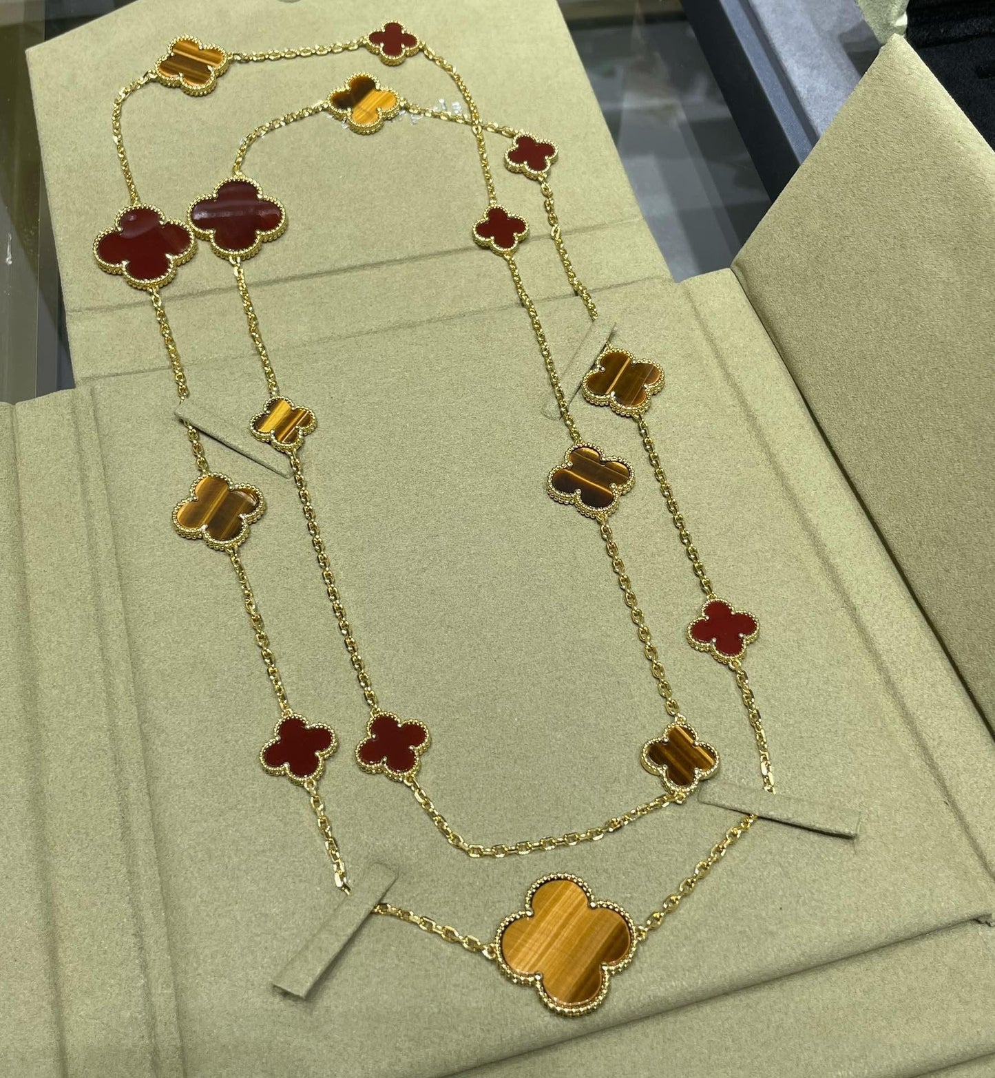 [kincade]CLOVER 16 MOTIF CARNELIAN TIGER EYE ROSE GOLD NECKLACE