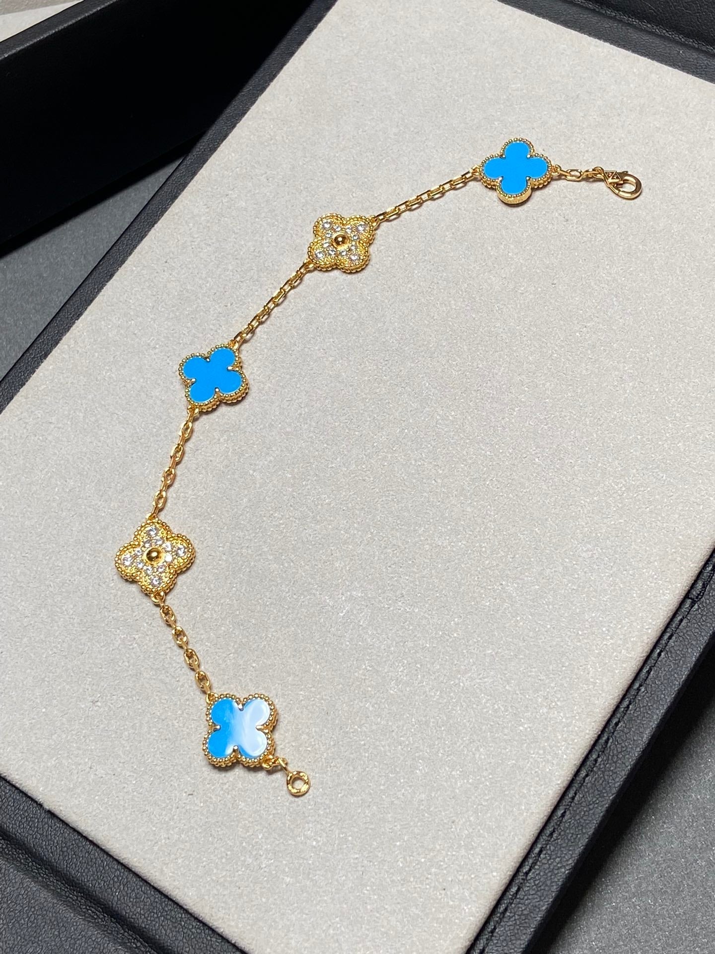 [kincade]CLOVER 5 MOTIF BLUE CHALCEDONY DIAMOND GOLD BRACELET