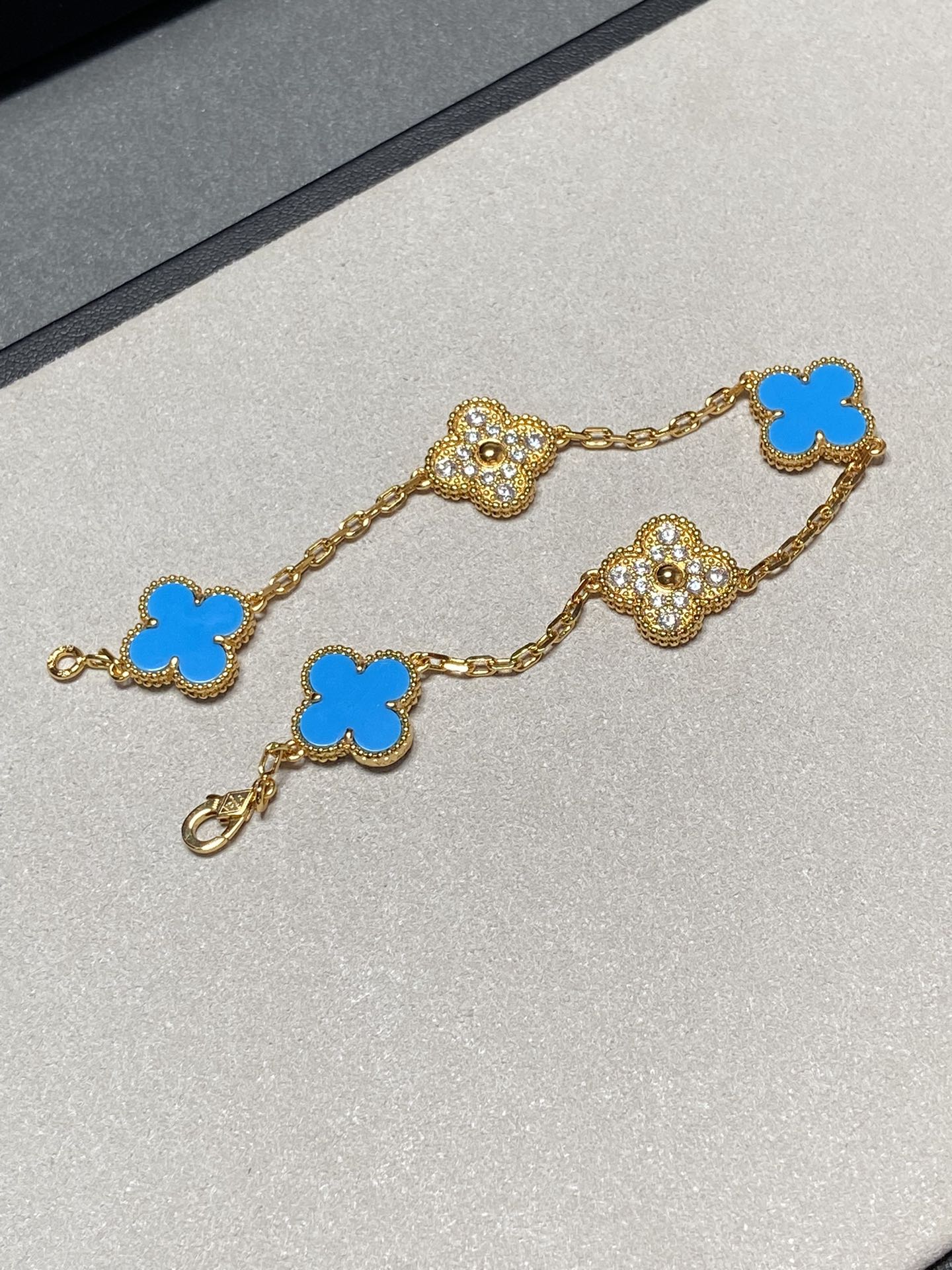 [kincade]CLOVER 5 MOTIF BLUE CHALCEDONY DIAMOND GOLD BRACELET