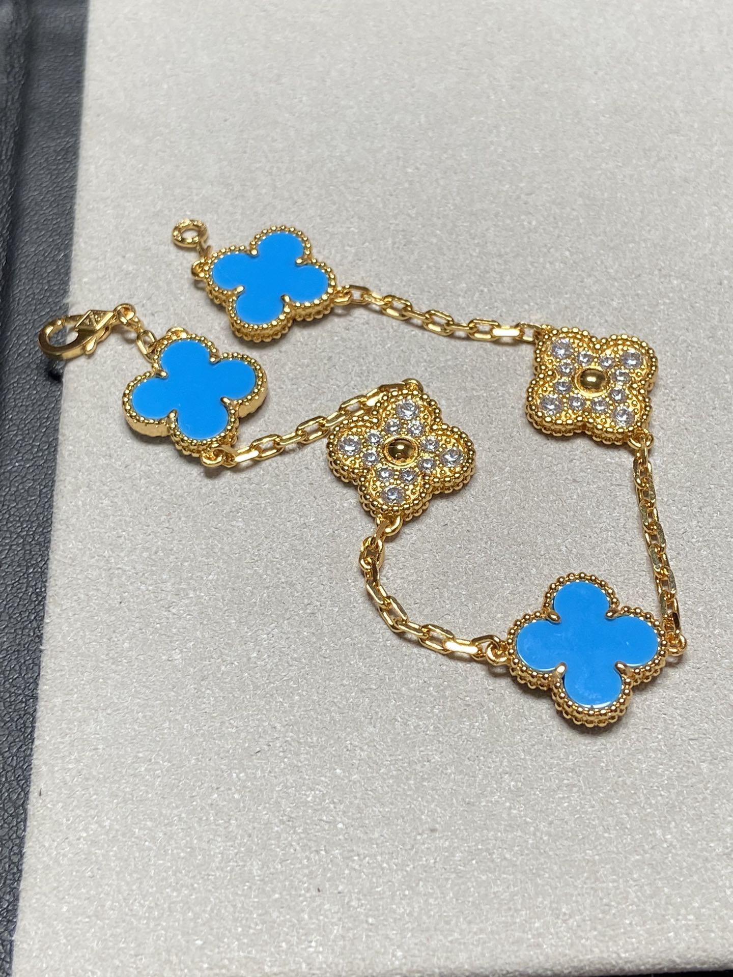 [kincade]CLOVER 5 MOTIF BLUE CHALCEDONY DIAMOND GOLD BRACELET