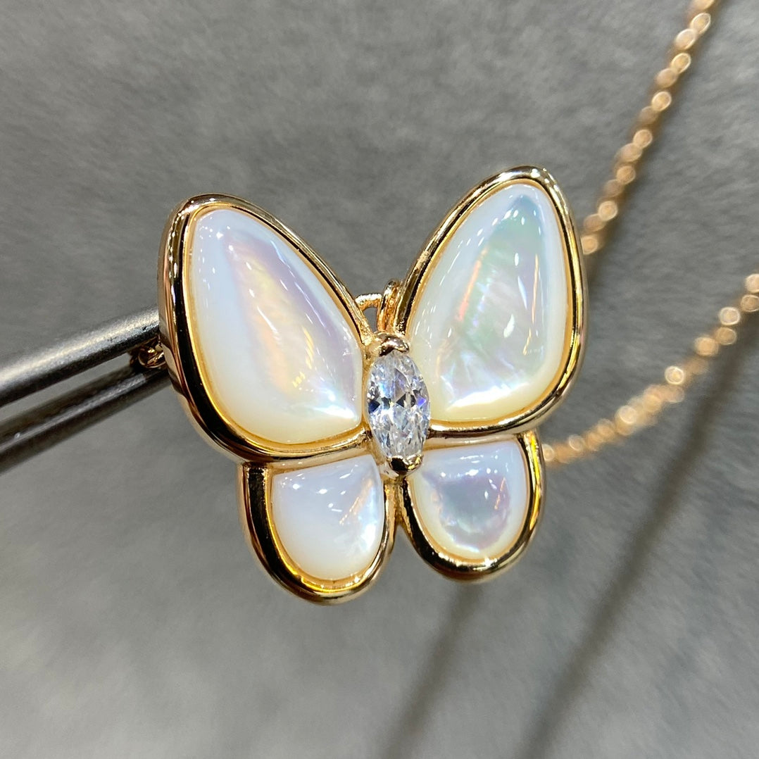 [kincade]BUTTERFLY MOP DIAMOND NECKLACE