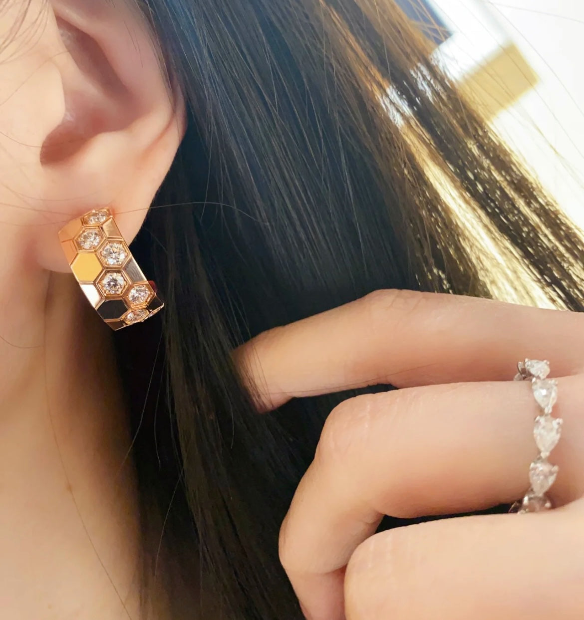 [kincade]BEE LOVE DIAMOND HOOP EARRINGS