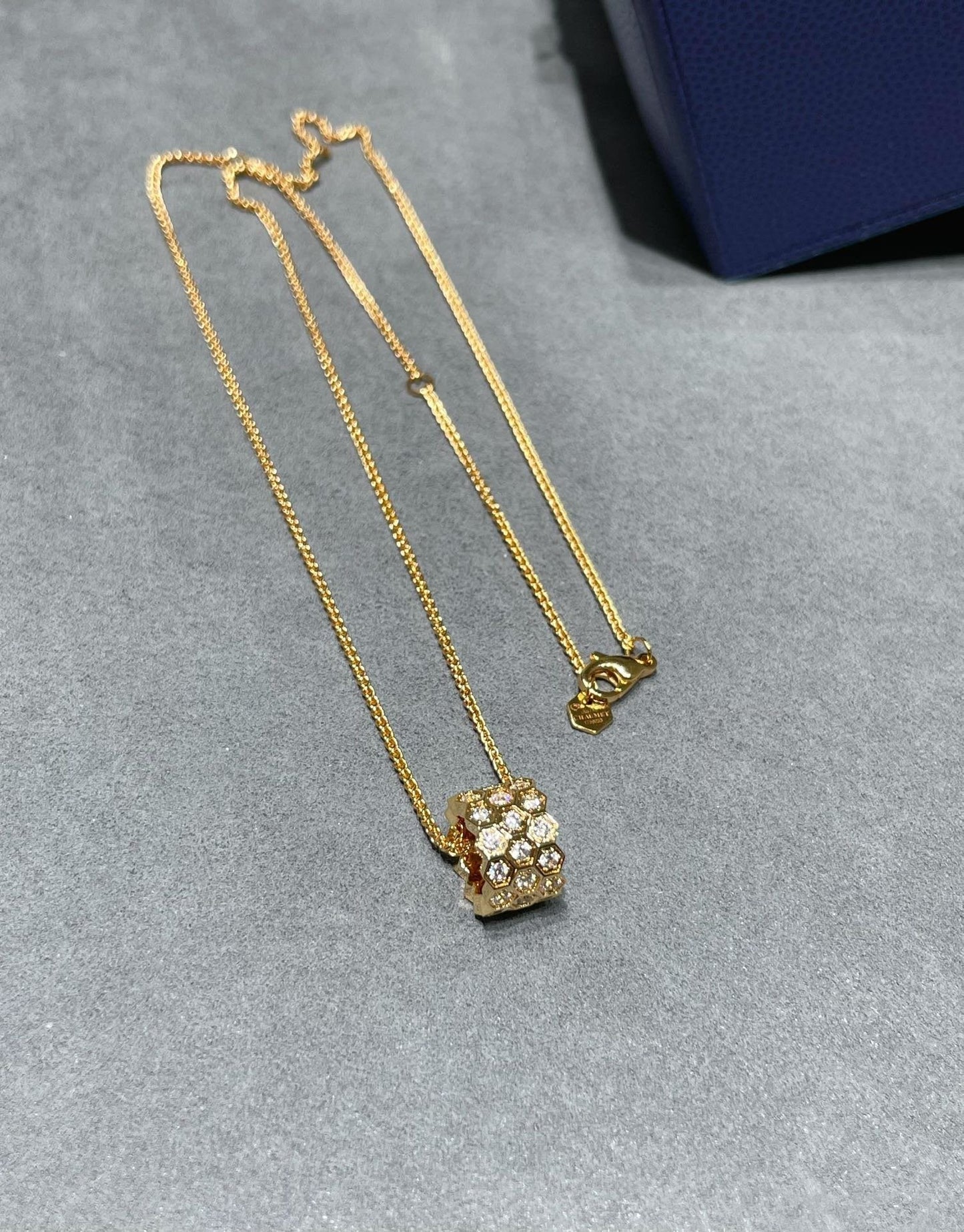 [kincade]BEE LOVE DIAMOND PAVED 3 ROW NECKLACE