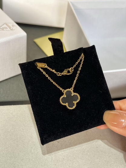 [kincade]CLOVER ROCK CRYSTAL ROSE GOLD NECKLACE