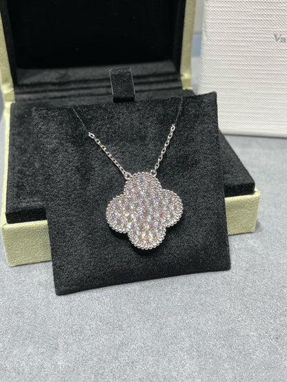 [kincade]CLOVER 25MM LARGE PENDANT DIAMOND PAVED SILVER NECKLACE