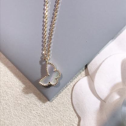 [kincade]CLOVER MEDIUM GOLD WHITE MOP BUTTERFLY NECKLACE