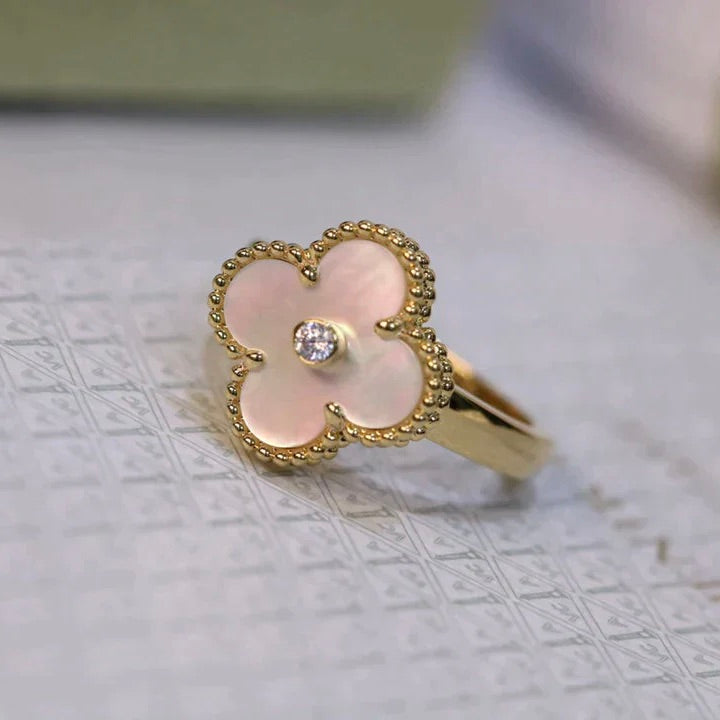 [kincade]CLOVER PINK MOP RING GOLD DIAMOND