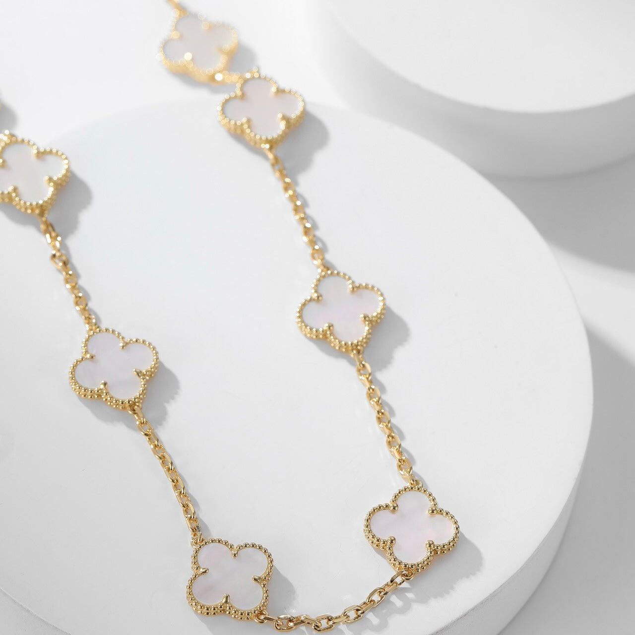 [kincade]CLOVER 10 MOTIFS WHITE MOTHER OF PEARL NECKLACE