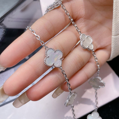 [kincade]CLOVER 10 MOTIFS WHITE MOTHER OF PEARL NECKLACE