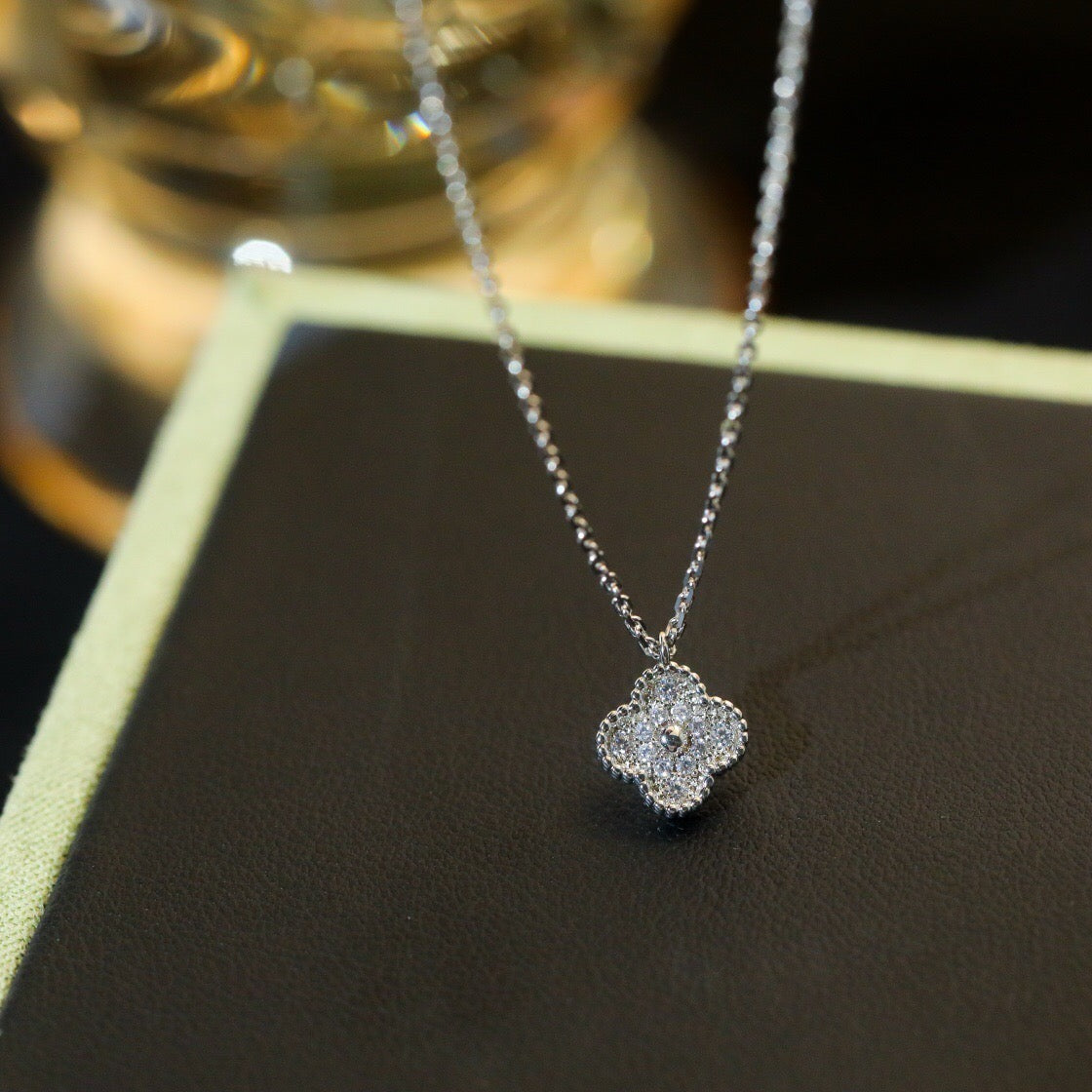 [kincade]CLOVER MINI 9.5MM PENDANT DIAMOND NECKLACE