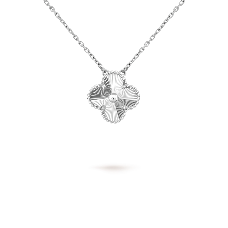 [kincade]CLOVER 15MM LASER NECKLACE SILVER