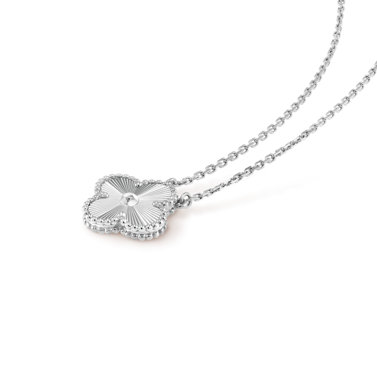 [kincade]CLOVER 15MM LASER NECKLACE SILVER