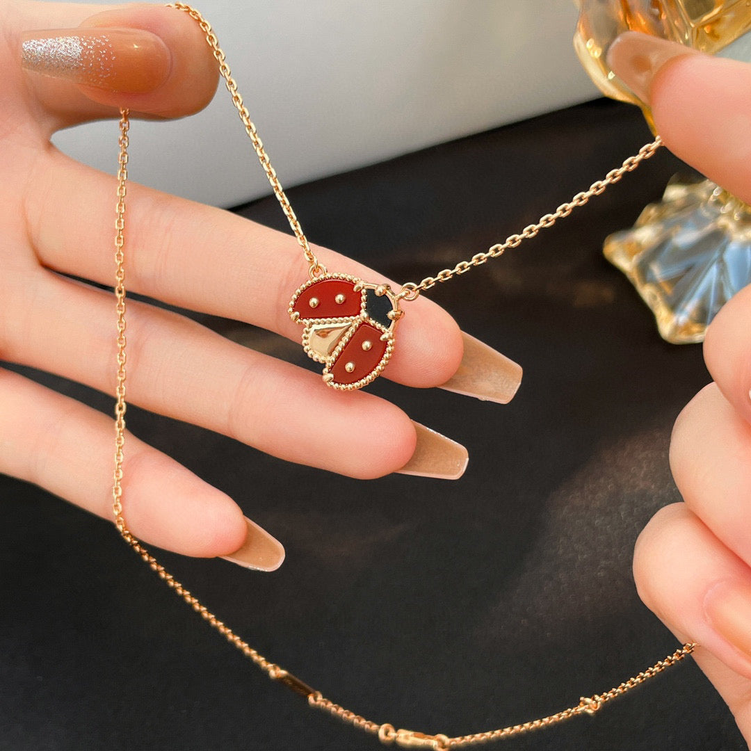 [kincade]LUCKY  CARNELIANS LADYBUG NECKLACE