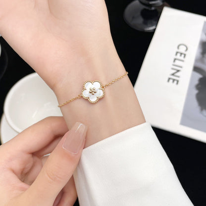 [kincade]LUCKY WHITE MOP PLUM BLOSSOM  BRACELET