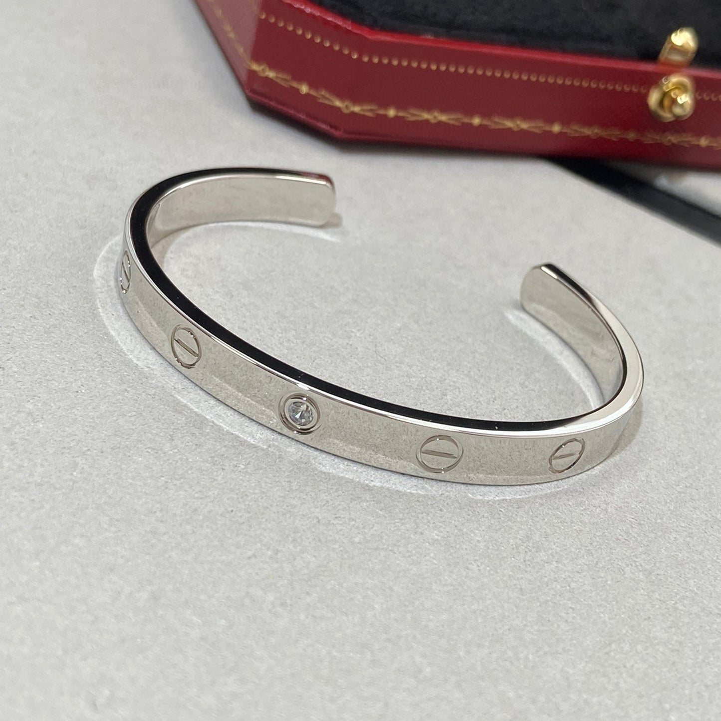 [kincade]LOVE BRACELET 6.1MM 1 DIAMOND OPEN CUFF