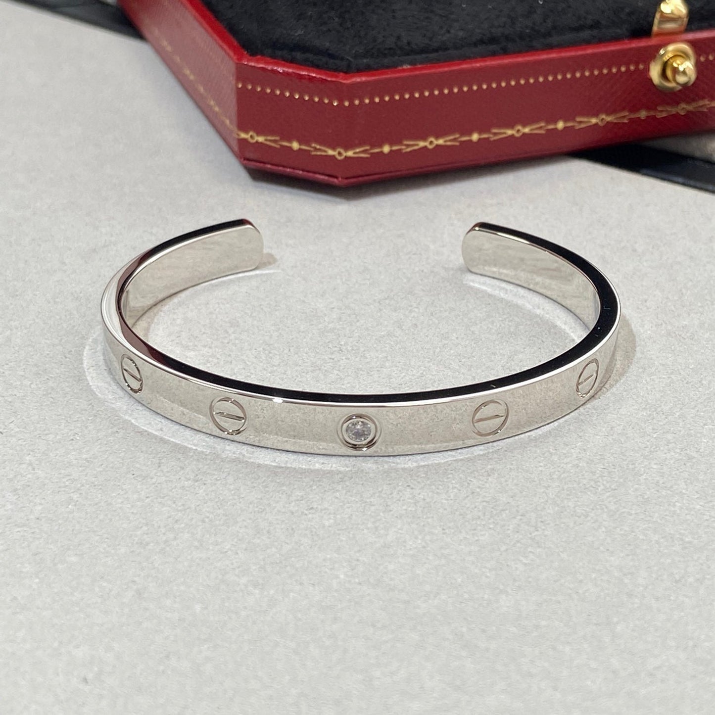 [kincade]LOVE BRACELET 6.1MM 1 DIAMOND OPEN CUFF