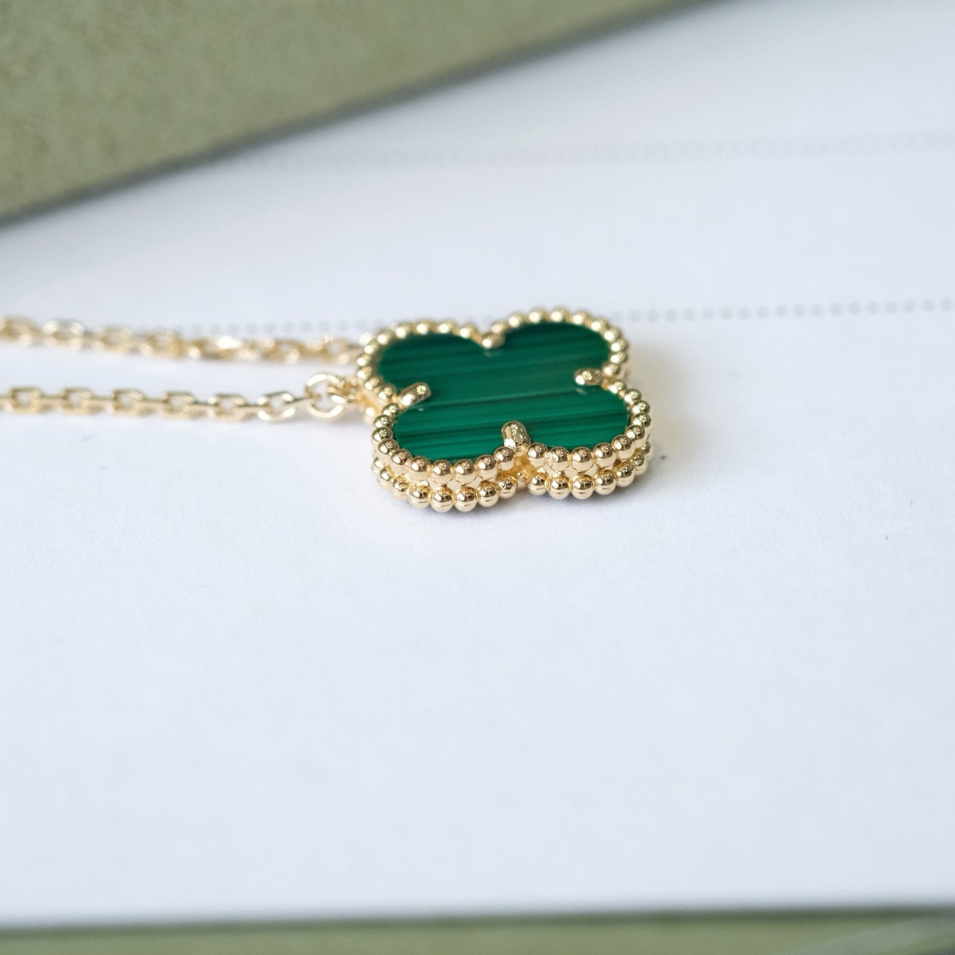 [kincade]CLOVER 15MM MALACHITE SINGLE FLOWER  NECKLACE