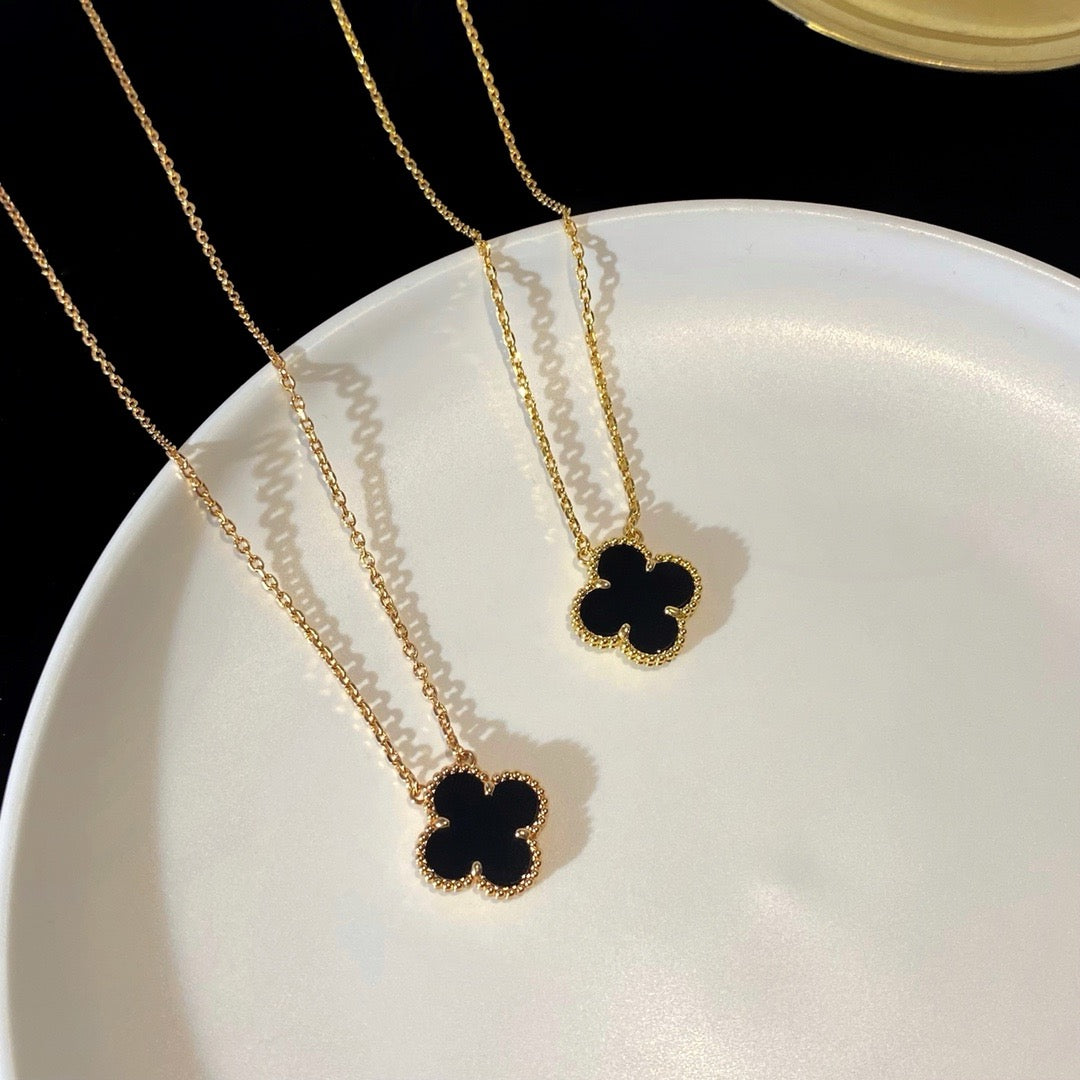 [kincade]CLOVER 15MM BLACK ONYX SINGLE FLOWER NECKLACE