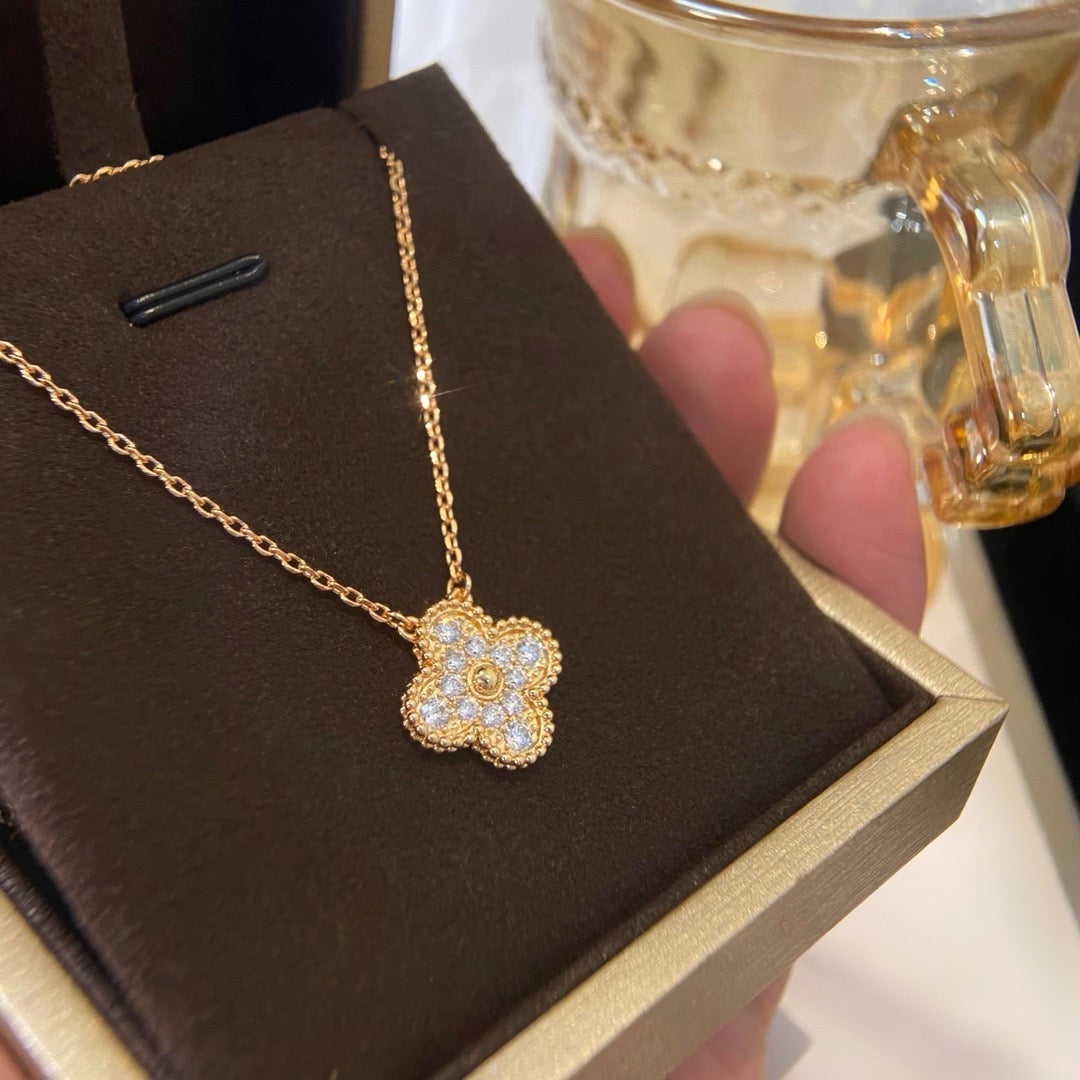 [kincade]CLOVER 15MM DIAMOND SINGLE FLOWER NECKLACE