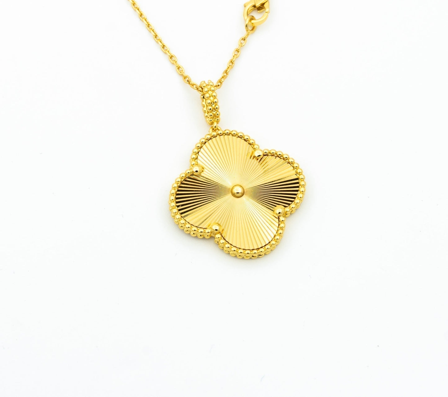 [kincade]CLOVER 25MM PEDANT NECKLACE GOLD