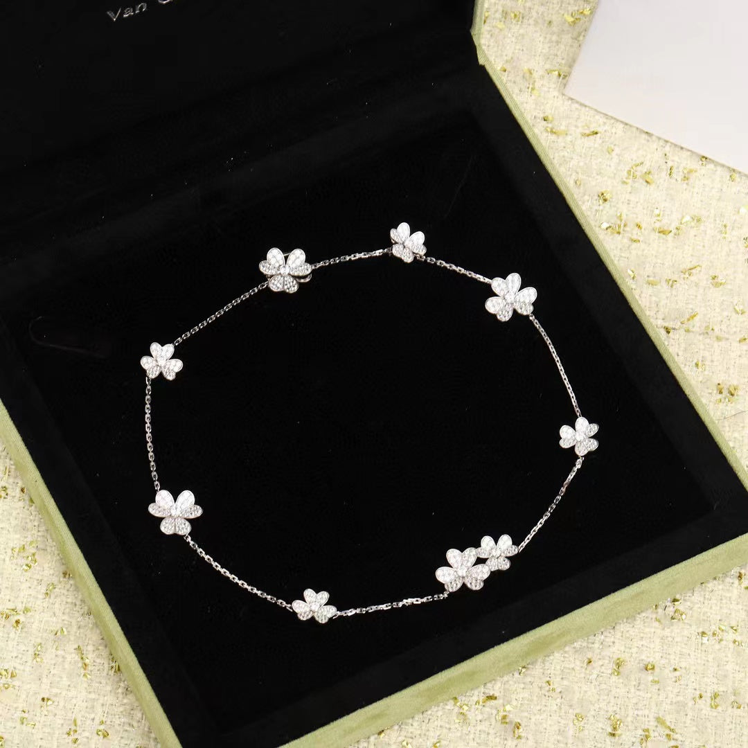 [kincade]FRIVOLE SILVER 9 FLOWERS NECKLACE