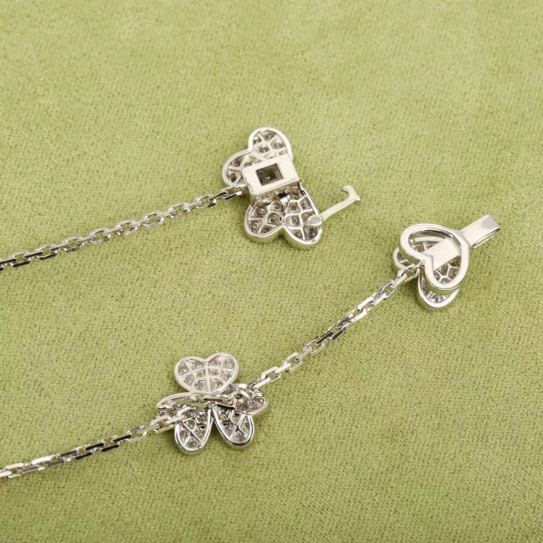 [kincade]FRIVOLE SILVER 9 FLOWERS NECKLACE