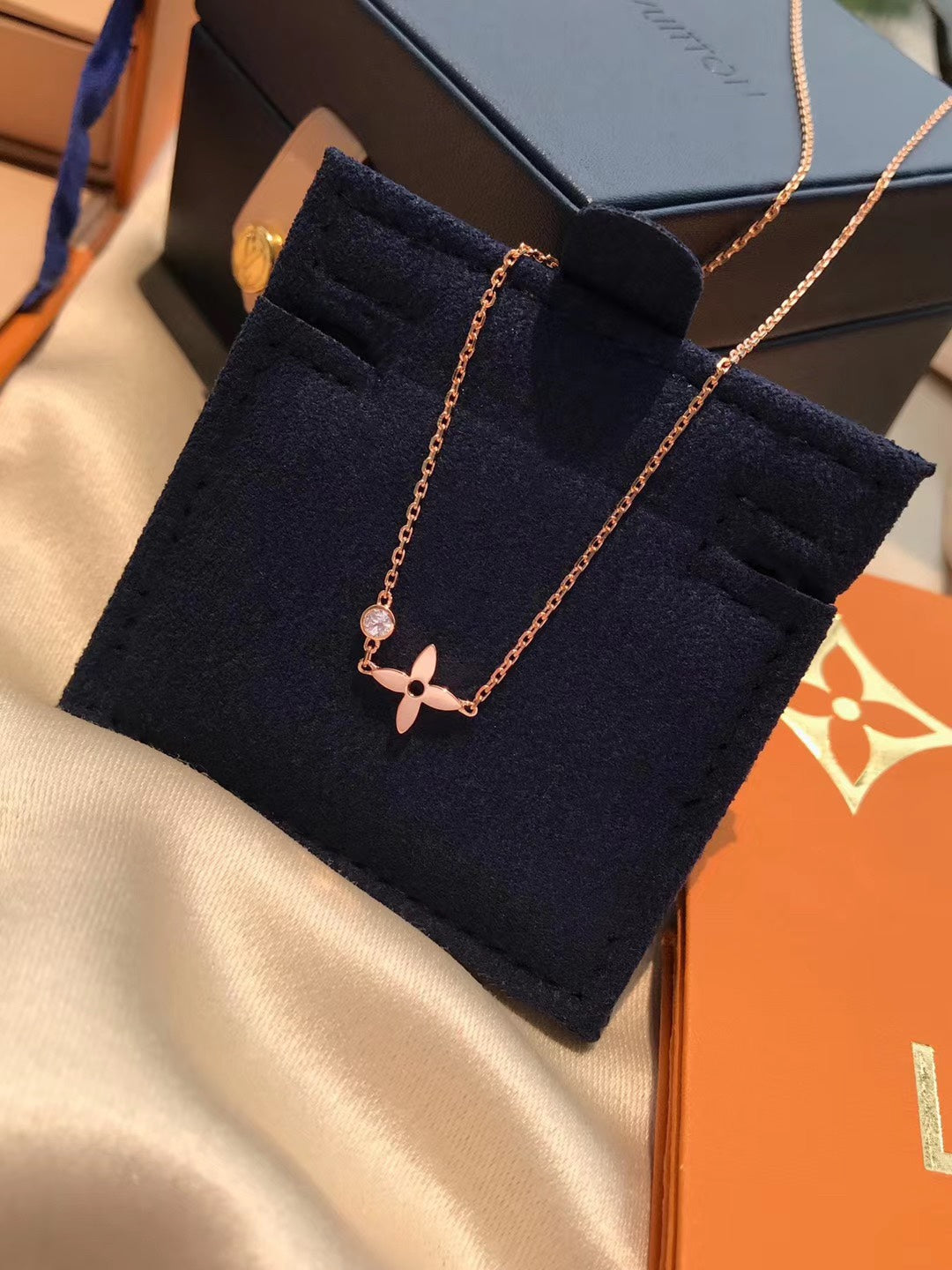 [kincade]BLOSSOM PENDANT PINK GOLD AND DIAMOND