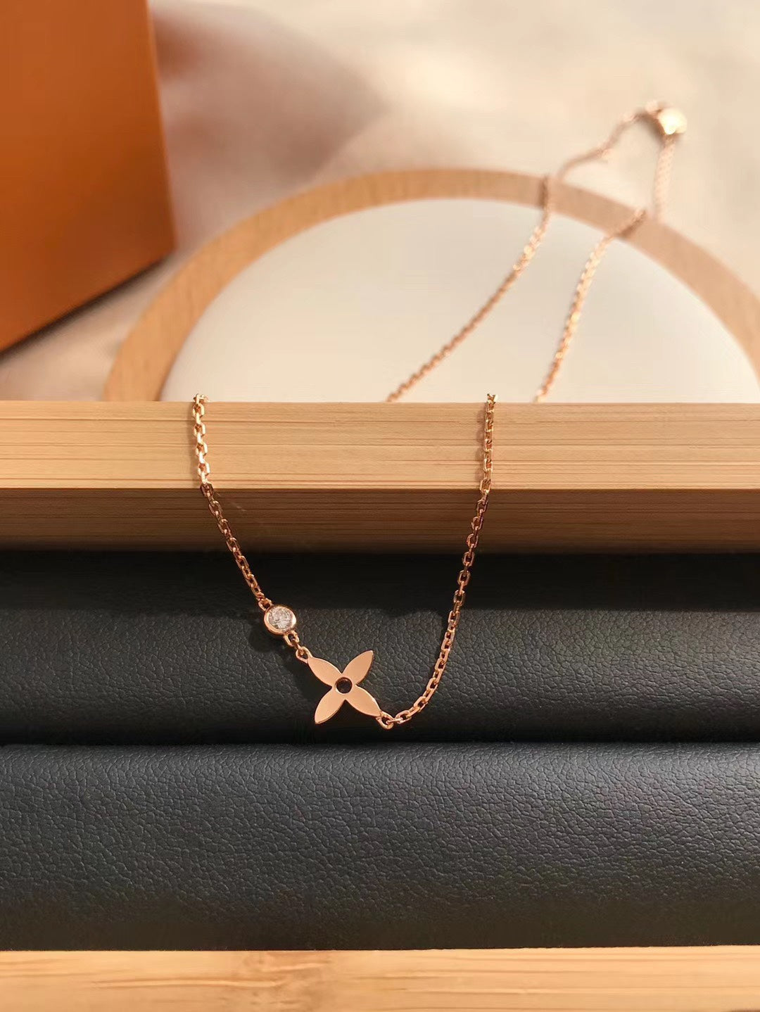 [kincade]BLOSSOM PENDANT PINK GOLD AND DIAMOND