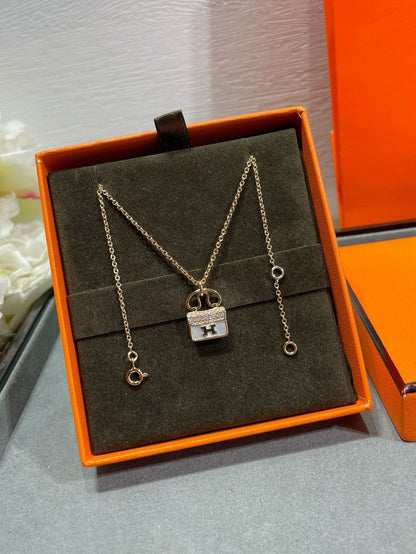 [kincade]H CIRCE MOISSANITE PENDANT NECKLACE GOLD