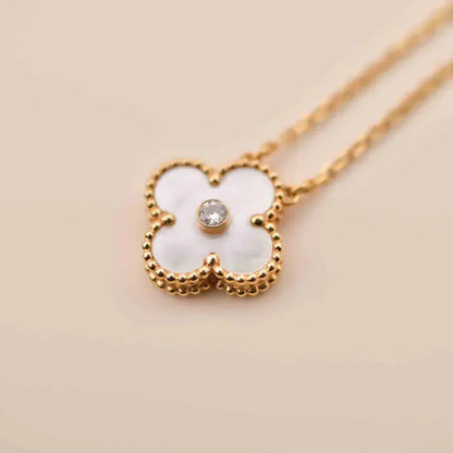 [kincade]CLOVER 15MM DIAMOND WHITE FRITILLARIA NECKLACE