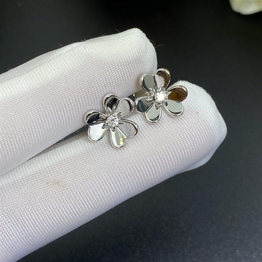 [kincade]FRIVOLE MINI SILVER FLOWER EARRINGS