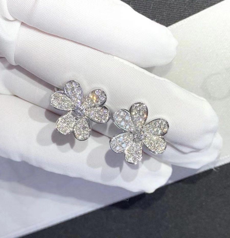 [kincade]FRIVOLE SILVER FLOWER DIAMOND EARRINGS