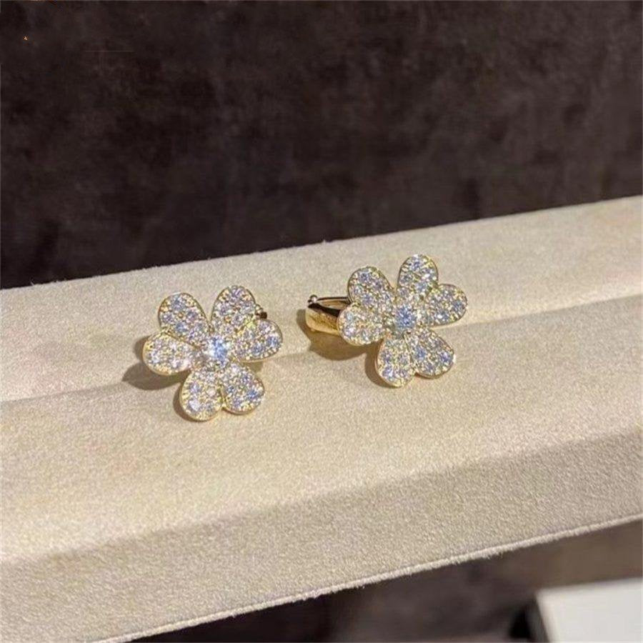 [kincade]FRIVOLE GOLD FLOWER DIAMOND EARRINGS