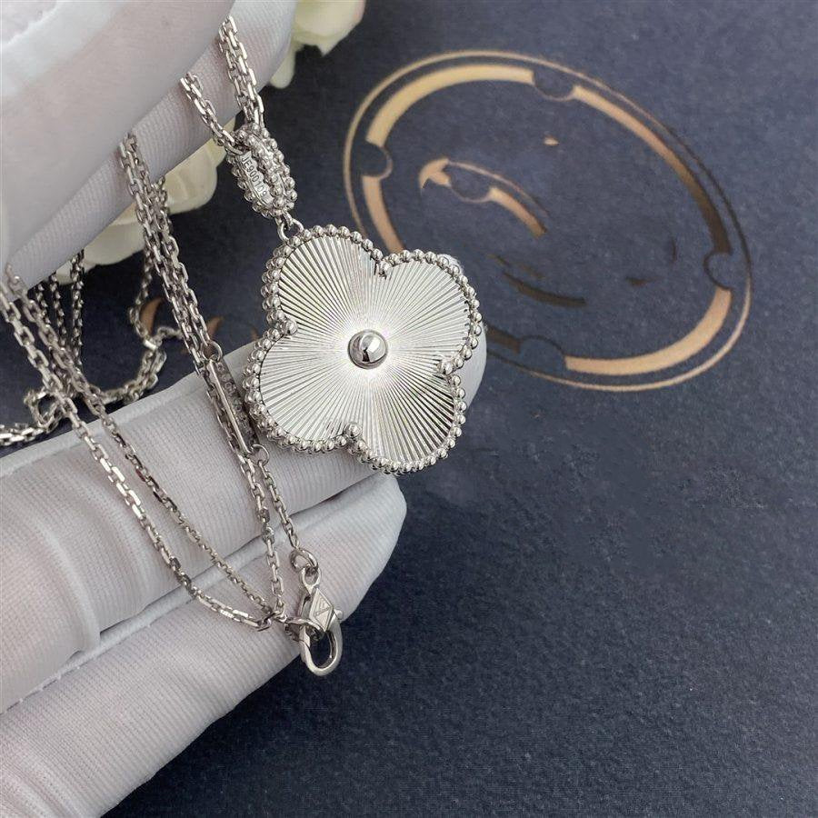 [kincade]CLOVER 25MM SILVER BIG CLOVER NECKLACE