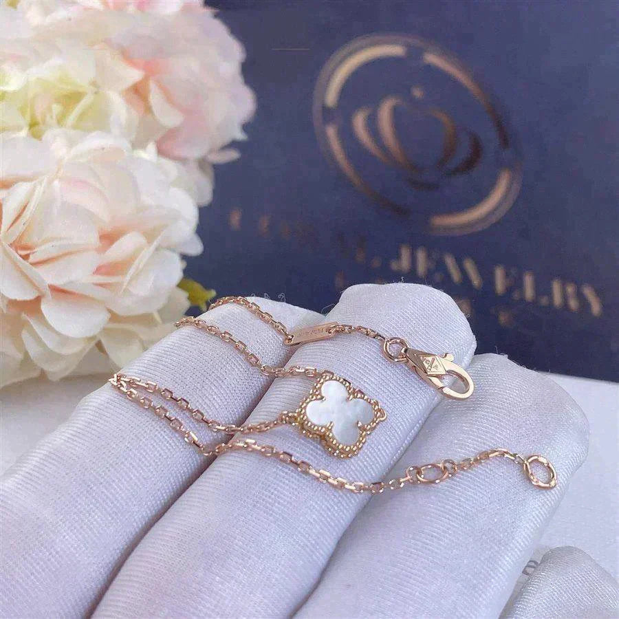 [kincade]CLOVER WHITE MOP SINGLE FLOWER BRACELET