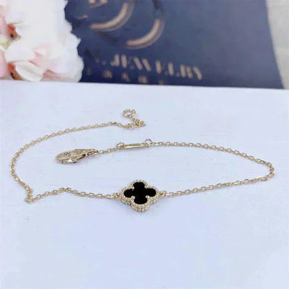 [kincade]CLOVER ONYX SINGLE FLOWER BRACELET