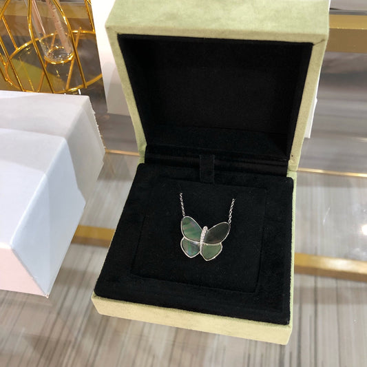 [kincade]LARGE BUTTERFLY SILVER PENDANT DIAMOND NECKLACE