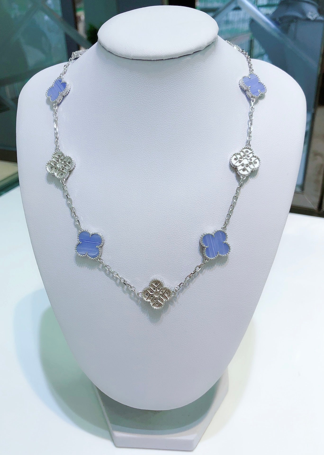 [kincade]CLOVER 10 MOTIFS CHALCEDONY DIAMONDS SILVER NECKLACE