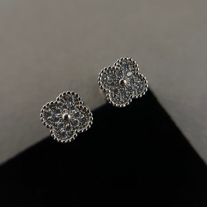 [kincade]CLOVER MINI DIAMOND STUD EARRINGS