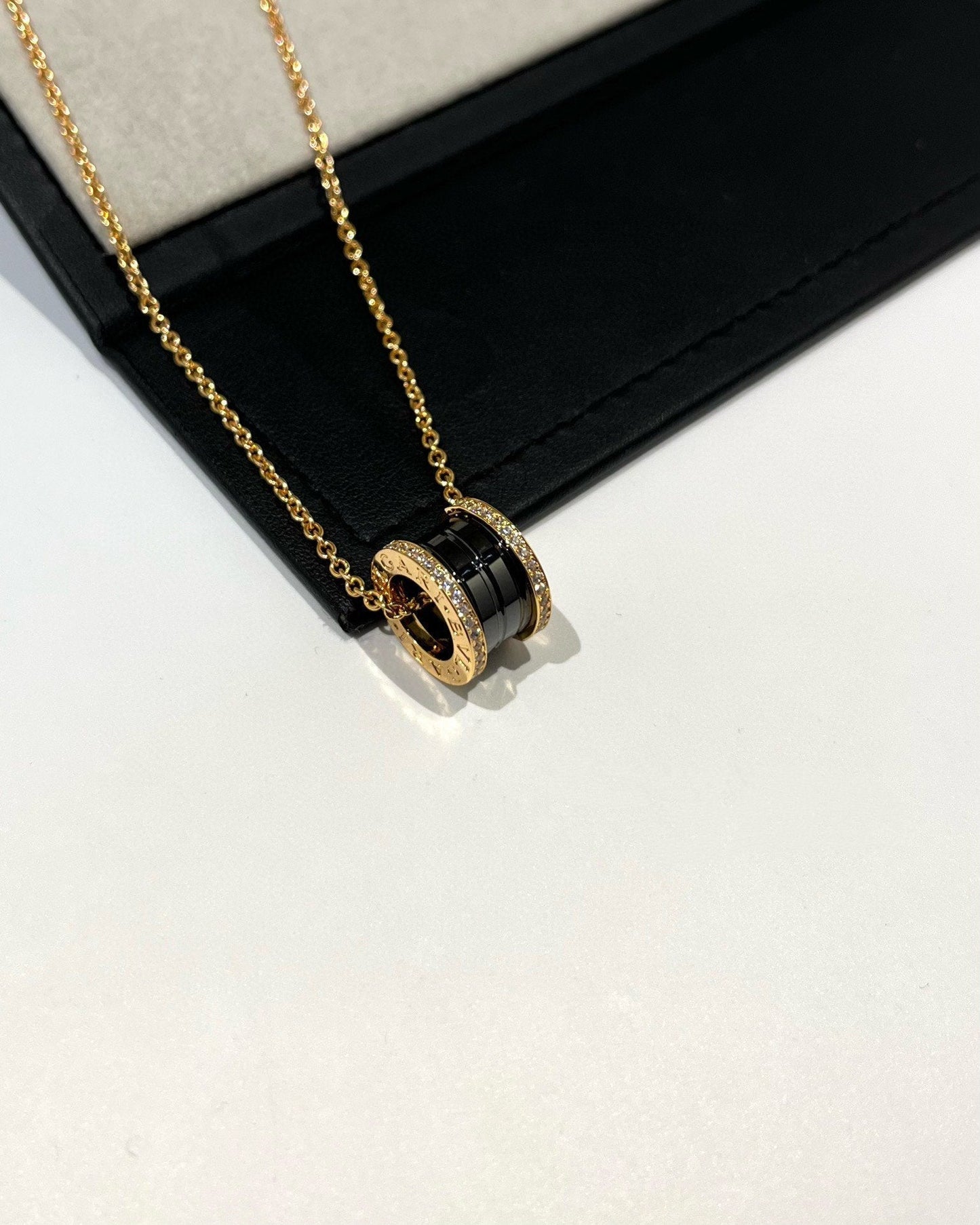 [kincade]ZERO 1 BLACK CERAMIC DIAMOND PINK GOLD NECKLACE